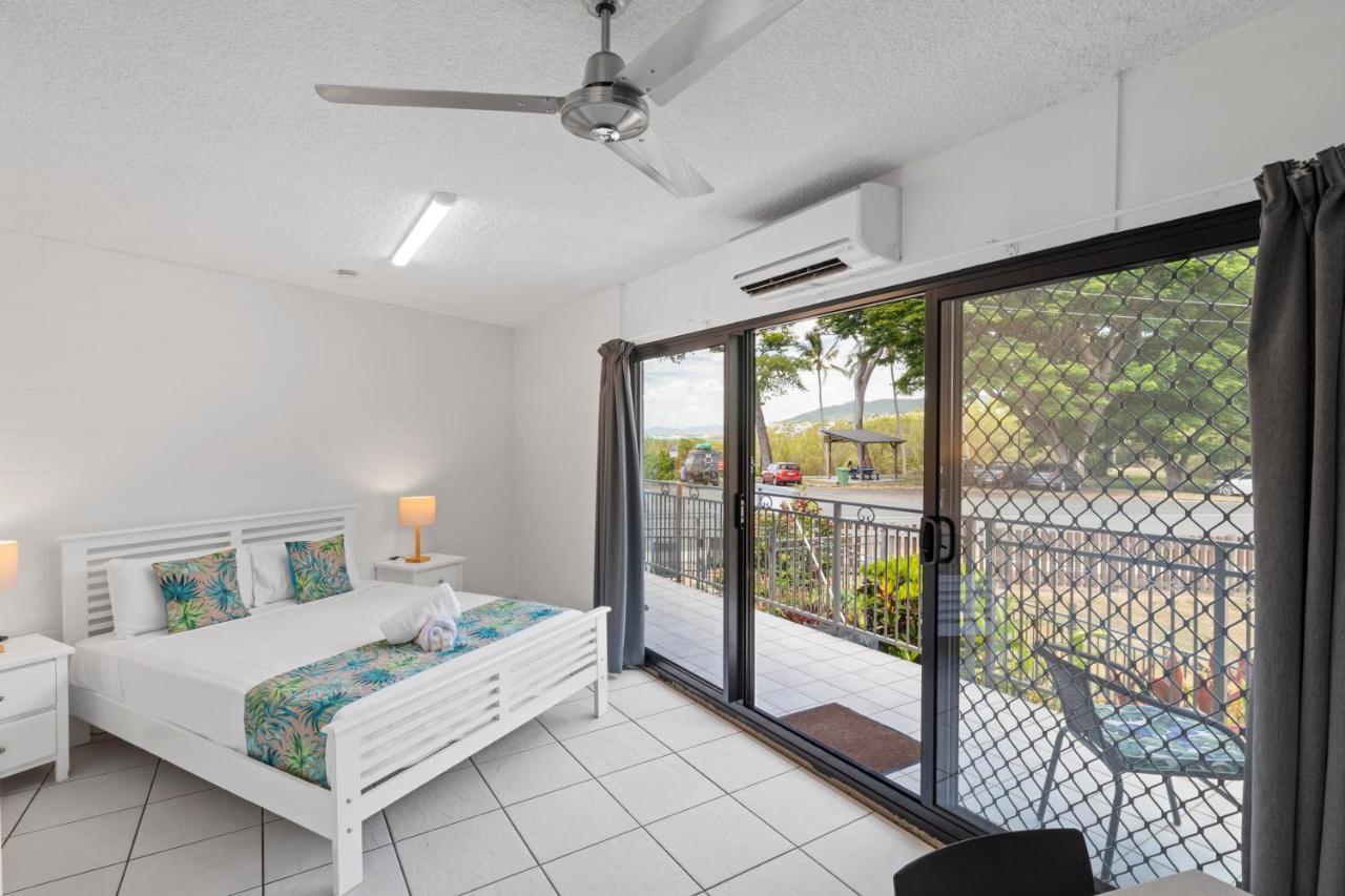 Whitsunday Waterfront Apartments Airlie Beach Exterior foto